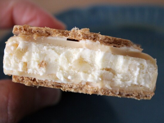 クリスピーサンド　マカデミアナッツスカッチ