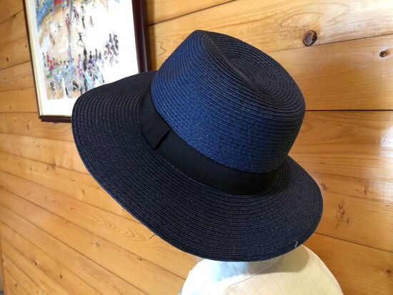 ワークマンの「ロングブリムペーパーハット」のつばは広め