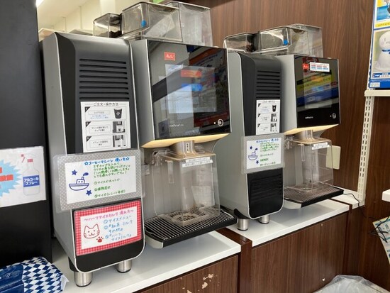 セルフサーバーで淹れたてが飲める
