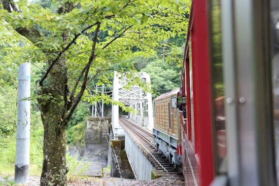 鉄橋を通過