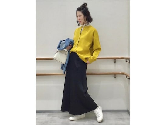 ゆったりしたカーディガンは羽織りでも一枚でも使える　出典：StyleHint