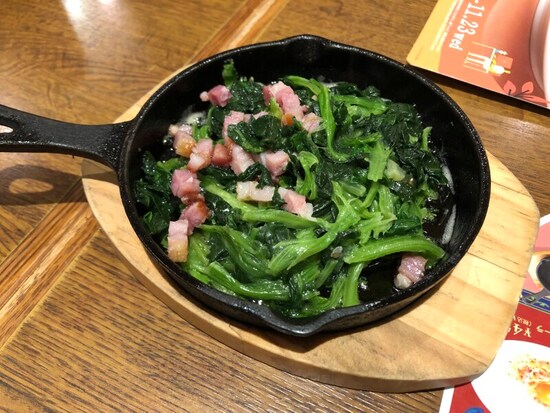 ココスの「ほうれん草とベーコンのバターソテー」