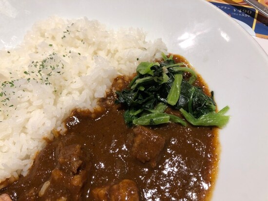 くたくたになったほうれん草とカレーがよく合う