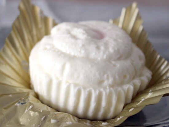 ローソン「ふわっふわチーズ（ベリベリソース）」