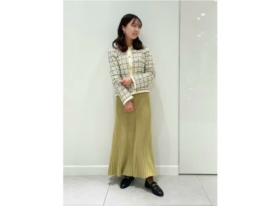 程よくコーデを引き締めてくれるビットローファー　優秀出典：WEAR