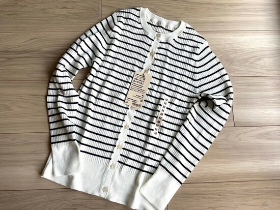 無印良品　コットンシルクリブクルーネックカーディガン　3990円（税込）（セール価格）