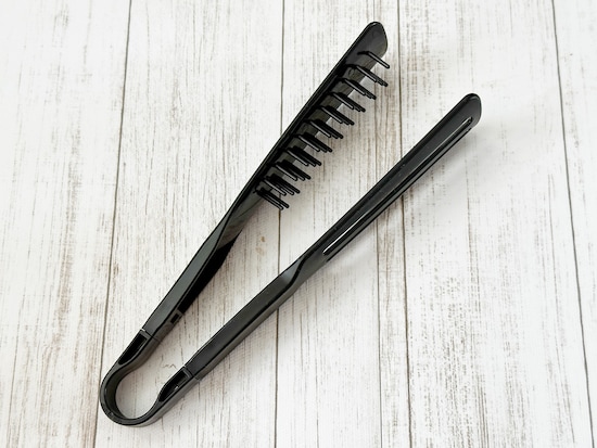 ダイソーの「ヘアトングブラシ」