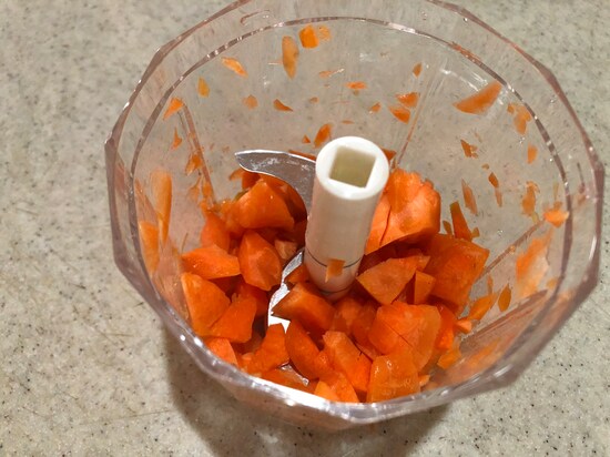 ダイソーの「プッシュ野菜カッター」のハンドル10回ほど押した