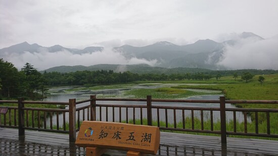 知床五湖（4）／高架木道の終点、一湖と知床連山のビューポイント