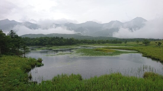 知床五湖（5）／高架木道の終点から一湖と知床連山を望む