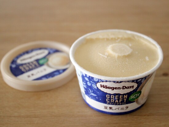 ハーゲンダッツのバニラ3種食べ比べ