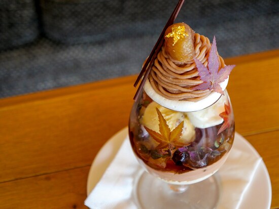 パルフェ マロン ～栗のパフェ～（単品2800円、コーヒーまたは紅茶付き3600円）※税・サ料込（筆者撮影）