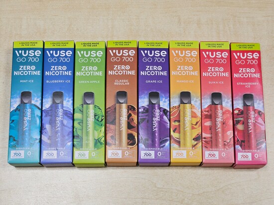 Vuse Go 700のパッケージ（8種類のフレーバー）