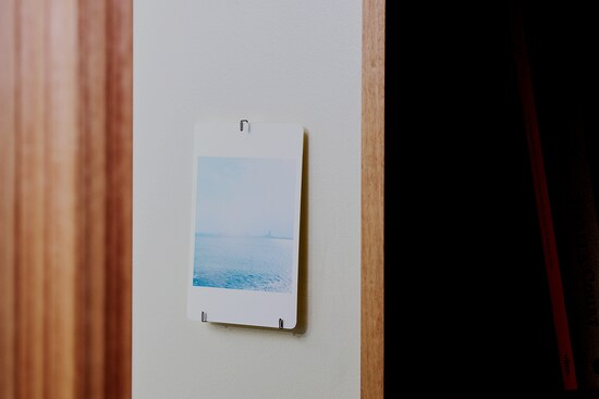 ピンを複数使えばタブレットも置ける