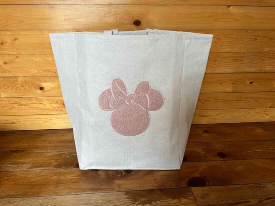 ダイソーの「刺繍付ランドリーバッグ」