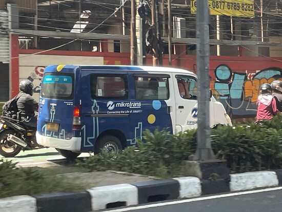 市民の足として愛される乗り合いバスこと「アンコット」