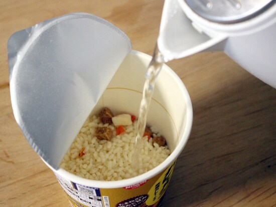 日清食品「完全メシ」