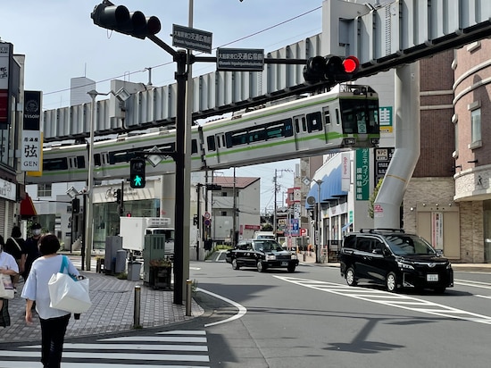 ダイナミックな車窓風景を楽しめる湘南モノレール