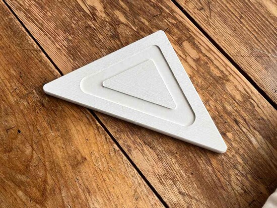 ダイソーの「珪藻土傘立て」