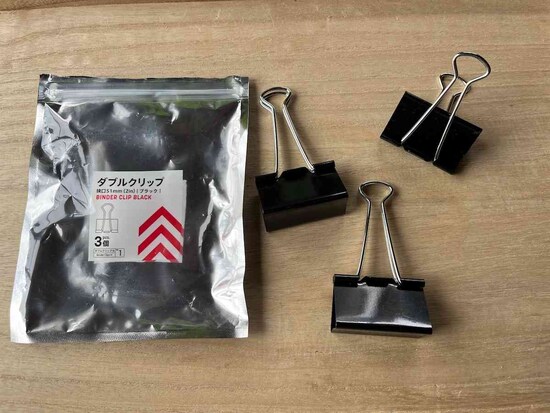 ダイソーの「ダブルクリップ （ブラック、挟口51mm）」