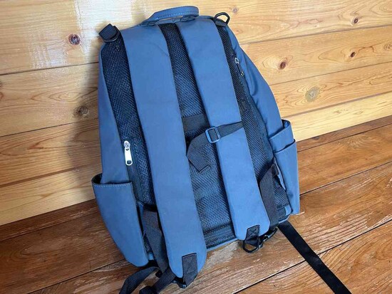 「高撥水マルチシートインマザーズリュック」のショルダーは肩への負担も少ない