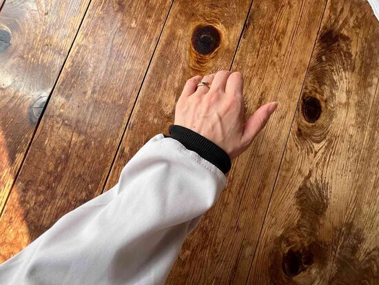 「ドリブンスウェットフルジップフーディ」は袖口リブ