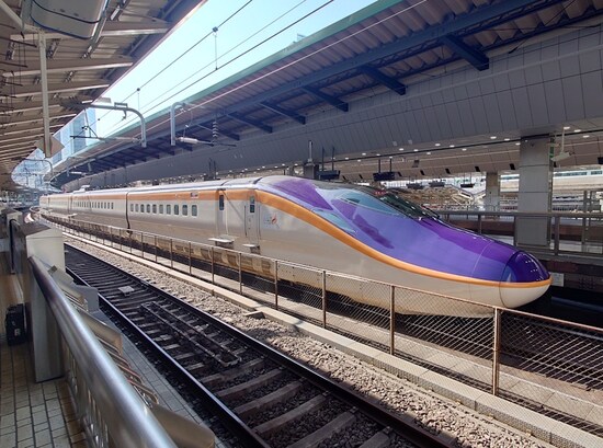 山形新幹線 E8系「つばさ」