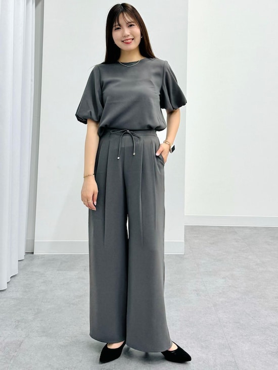 甘めなトップスをセットアップコーデで仕上げて　出典：StyleHint