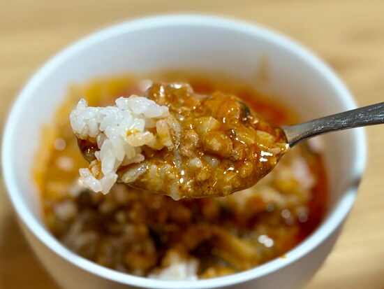 ひき肉とたけのこがたっぷりと入っていてボリューミー。花椒の香りが食欲をそそります