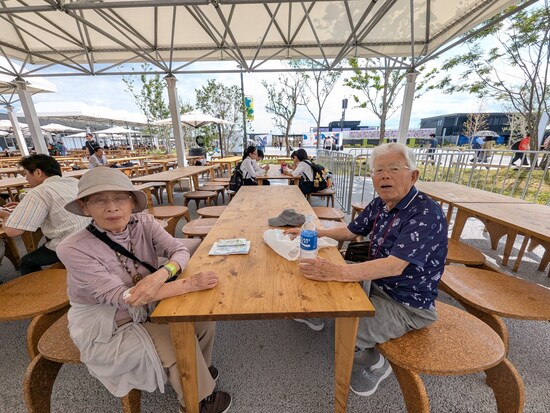 大阪・関西万博,高齢者