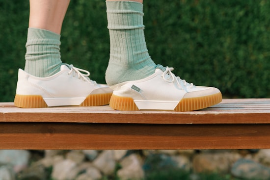 かかとを踏んだ状態と履いた状態