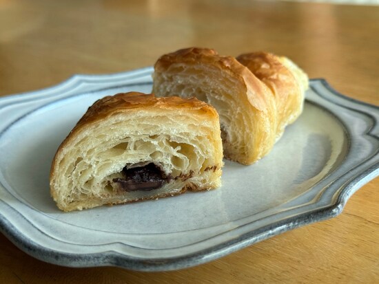 温かい状態なので、生地の香ばしい風味とチョコレートの香りが引き立ちます