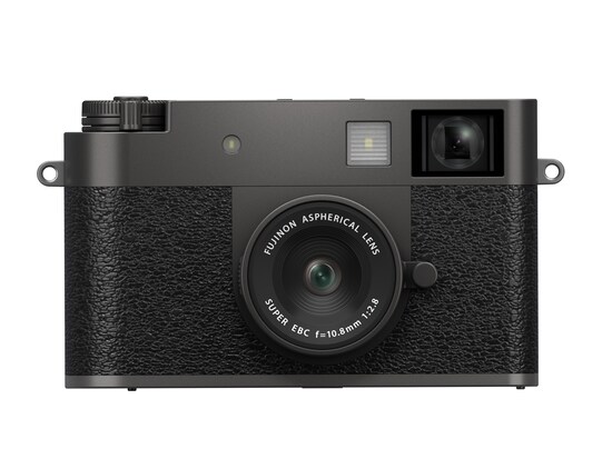 富士フイルム「X half」商品写真