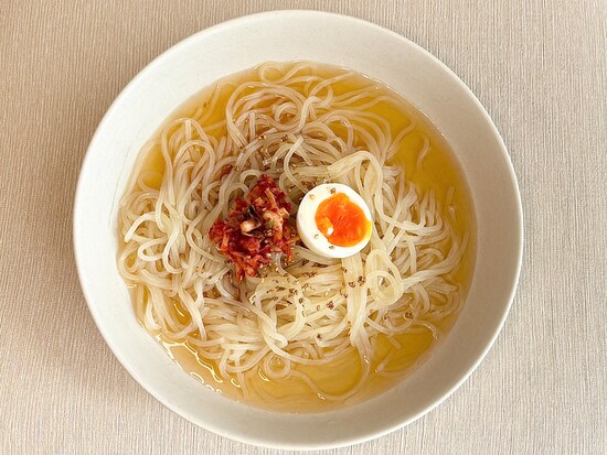 筆者はキムチとゆでたまごと胡麻をトッピングしてみました！