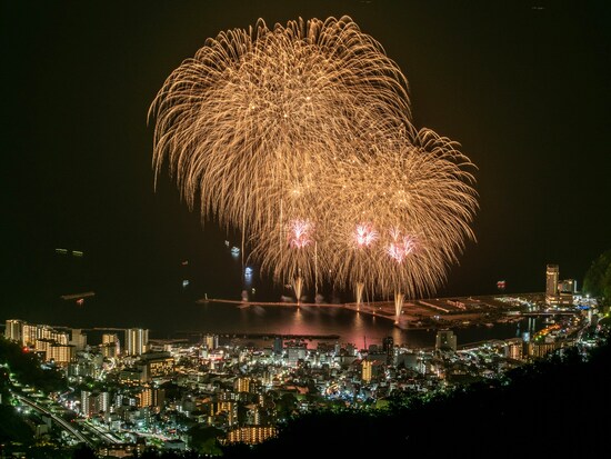 年間を通して開催される熱海海上花火大会の拡充も検討されている ©熱海市