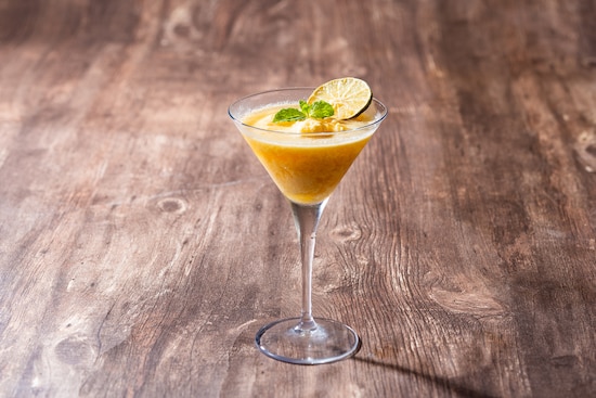 オリジナルビールカクテルの一例。「トロピカル・パナシェ」（京王プラザホテル提供）