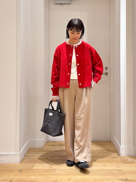 カーディガンならよりアレンジしやすく、着まわせます　出典：WEAR