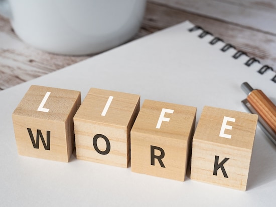 ワーク・ライフ・バランス、とれていますか？（画像：PIXTA）