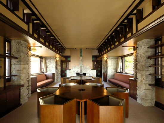 国指定重要文化財 ヨドコウ迎賓館（2階応接室）フランク・ロイド・ライト設計 ※画像提供：株式会社ヨドコウ