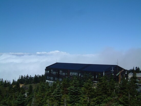 横手山頂ヒュッテ