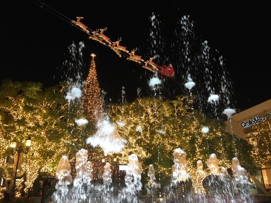 ホリデーシーズンはLAで最も盛り上がるショッピングモールの1つ