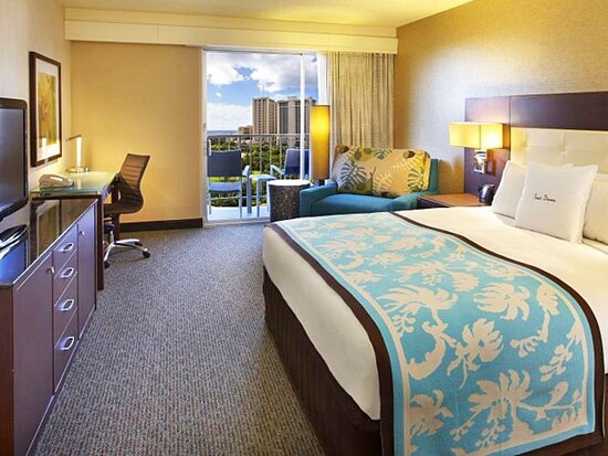 通常のホテルルームも広さ、設備ともにハイレベル