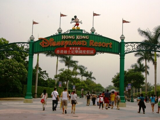 MTR下車するとすぐに入口