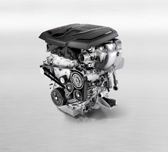 エンジンは2.0Lの直列4気筒ターボ(200ps版と280ps版)と、510psの2.9L V6ツインターボの3種類を用意し、トランスミッションは全車に8速ATが組み合わされる