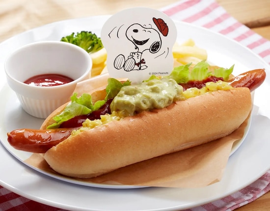 チャーリー・ブラウンの野球観戦しながら食べたい Hotdog（税込768円）