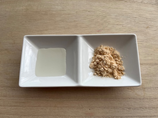 「味噌カルボナーラ」の粉末ソースと香味オイル