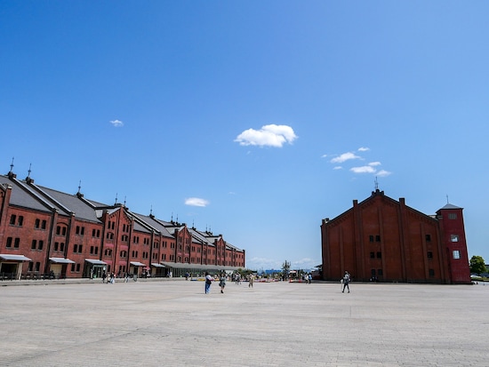 歴史的建造物を活用した「横浜赤レンガ倉庫」。右が1号館、左が2号館