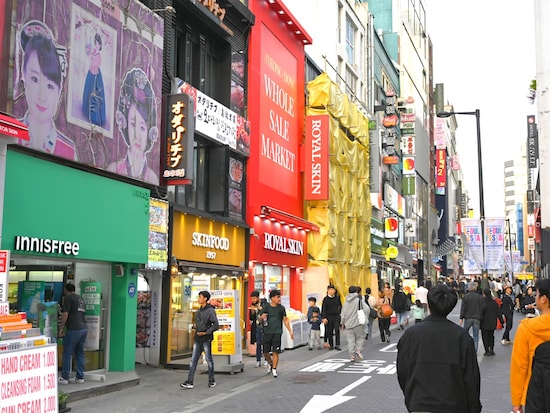 韓国・ソウルの繁華街、明洞（ミョンドン）は日本人旅行客に人気（筆者撮影）