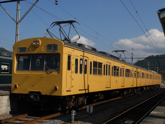 カナリア色の101系。JRから引退後、埼玉県の秩父鉄道で復活した