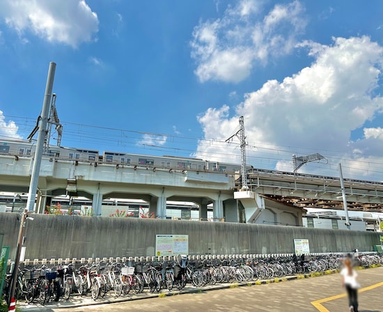 南千住駅東口は「地上を走る地下鉄」の鑑賞スポット